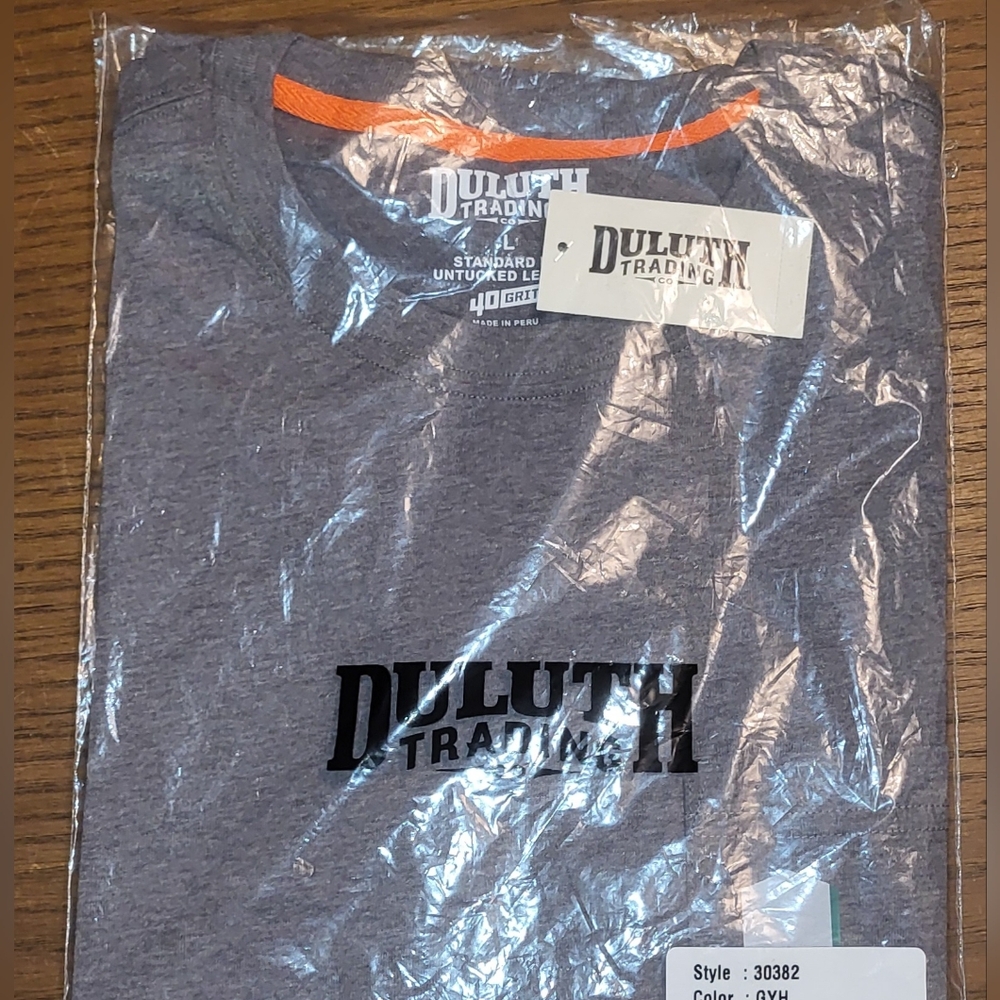 Duluth Mens Pocket T Shirt Size-  Large  Grey